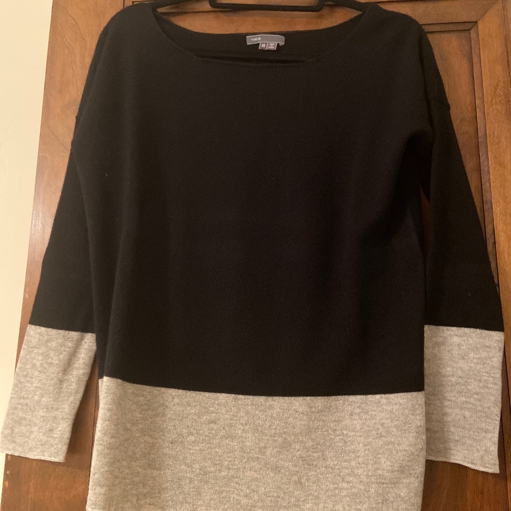 VINCE 100% cashmere bateau neck color-block sweater in black and grey